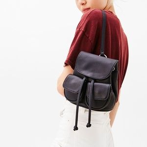 2-pocket mini-backpack
